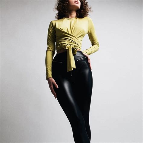 Women Sexy Pu Leather Leggings Sexy Club High Waist Push Up Faux Leather Pants With Front Zipper