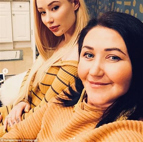 Iggy Azalea Shares A Birthday Message To Mother Tanya Daily Mail Online