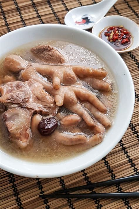 It can be supplemented with rice, pasta or various vegetables. Chicken Feet and Peanut Soup - Souper Diaries