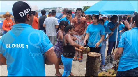 En Acapulco Transportistas Regalan Cocos A Turistas Radio F Rmula