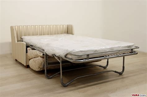 Il modello si può richiedere: Divano letto piccolo senza braccioli - VAMA Divani