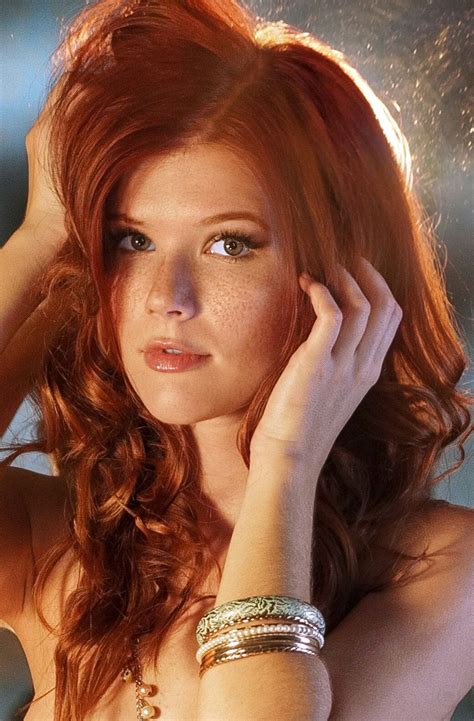 Pin by Bob Bullock on A яανιѕнιиg яєнєα gσяgєσυѕ gιиgєя Red haired beauty Red hair