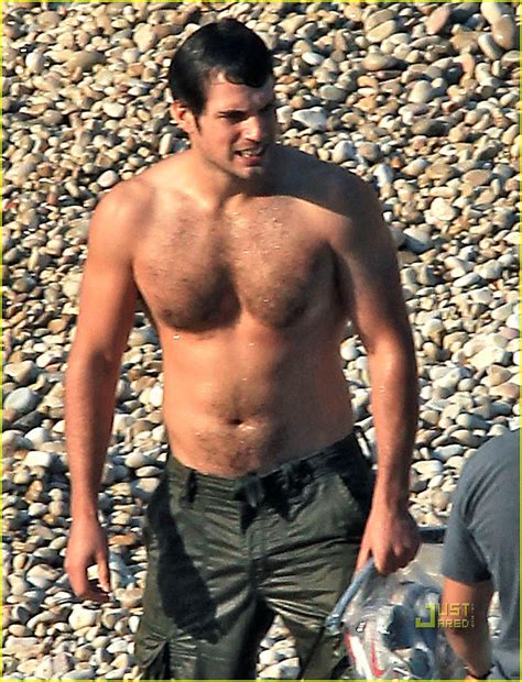 shirtless light of day henry cavill shoots some sexy shirtless scenes for his new action