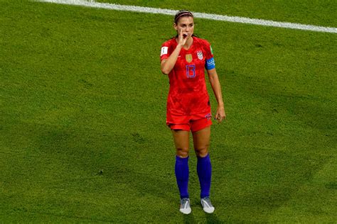 Alex Morgan Sipped Tea And Twitter Lost It
