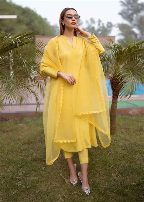 Glamour Redefined: Newest Trends in Fancy Abaya Fashion in 2024