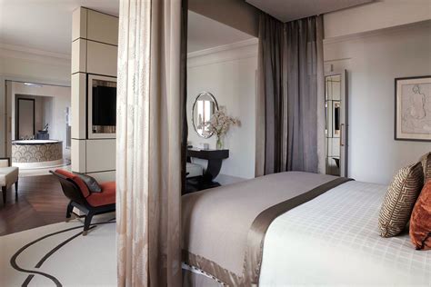 Features clean lines with the white colour contrasting with the grey accents. Travel like Madonna: The 5 most expensive suites in Moscow ...