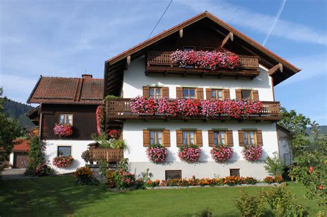 Sie suchen oder besitzen ein haus in bayern. Landhaus Kamml - Ferienwohnung Edelweiß in Anger Bayern ...