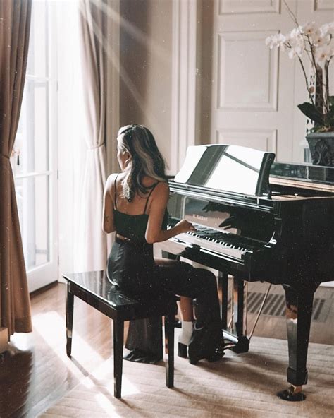 24 Aprender A Tocar Piano 🎹 Piano Girl Piano Photoshoot Piano