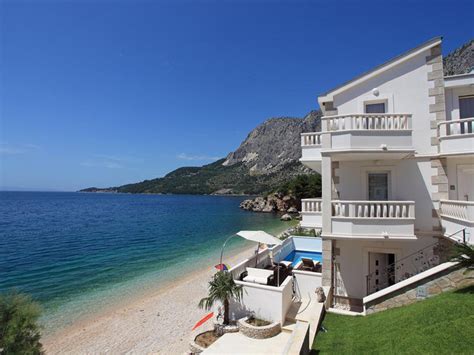 Sofern sie fragen oder besondere bedürfnisse in verbindung mit ihrer suche nach pool haus mieten italien haben, können sie sich natürlich gerne. Luxury Beachfront Villa with Pool near Makarska ...