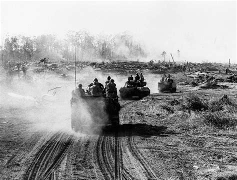Vietnam War Loc Ninh 1969 Convoy Cuts Through Jungle Flickr