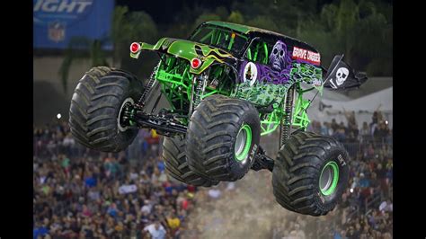 Grave Digger Monster Truck Youtube