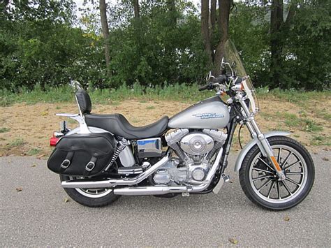 New rear shock and cartridge style forks, new cast alloy wheels and seat. 2004 Harley-Davidson® FXD/I Dyna Super Glide® (SILVER ...
