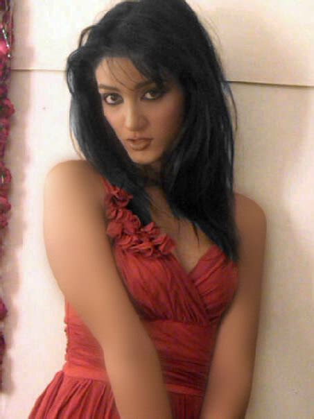Mathira Sexy Pakistani Modelsingerhostess And Actress Very Hot And Bold Stills Free