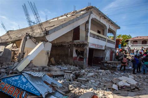 Haiti Earthquake - Haiti earthquake news today - Death toll raised to 724  : During the past 