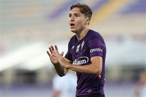 Он играет на позиции правый вингер. Calciomercato Inter, futuro Chiesa | Marotta esce allo ...