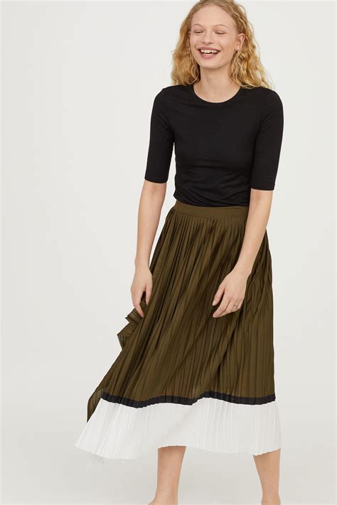 Khaki Greencolor Block Pleated Skirt In Jersey With A Sheen