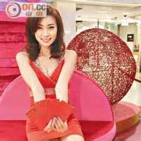 但隨即也傳出婚變。 更多鏡週刊報導【晶晶爽結新歡】前夫王泉仁婚姻告急 李晶晶愛上小11歲帥弟【晶晶爽結新歡】離婚之後 李晶晶 女星餵女兒喝馬桶水★更多追蹤報導 陳妍希：當時迫不急待想嫁陳曉閃! 陳爽想做多仔婆 - 太陽報