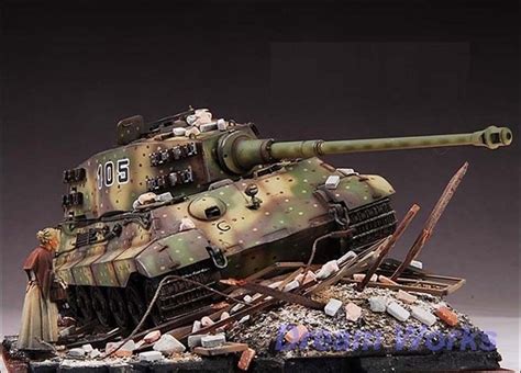 Award Winner Well Built Dragon 1 35 King Tiger With Old Lady Diorama