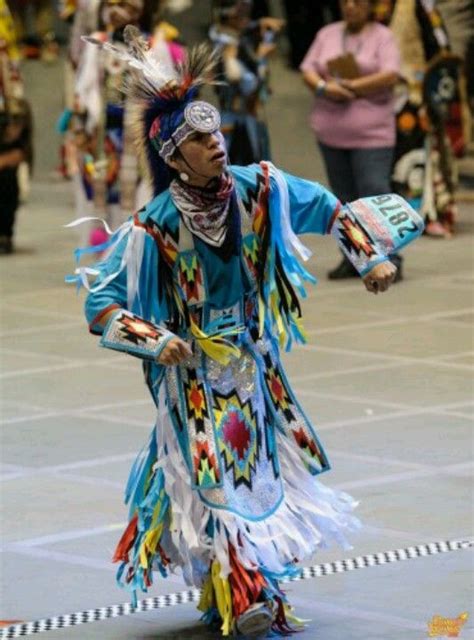 Grass Dancer Native American Powwows Native American Dance Cherokee