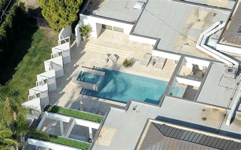 Inside Simon Cowells 24m Malibu Mansion Featuring Six Bedrooms A Plunge Pool And Tennis Court