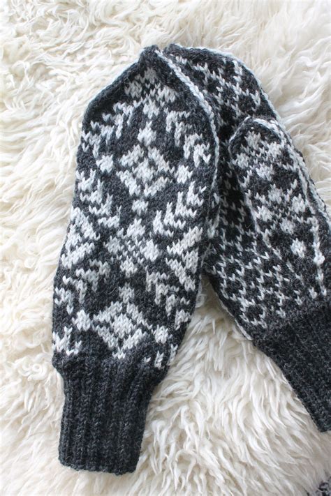 Selbu Mittens In Norwegian Traditional Pattern Selbu Knit Crochet