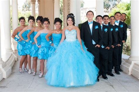 Quinceanera Damas And Chambelanes Robes Quinceanera