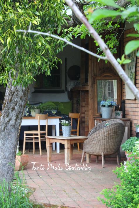 Wenn seine zeit gekommen ist, sollte es an dieser stelle im garten besonders schön sein. Überdachten Sitzplatz im Garten gestalten | Terassenideen ...