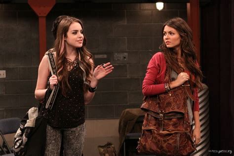 Victorious Photo Victoria Justice Elizabeth Gillies 19 Sur 26