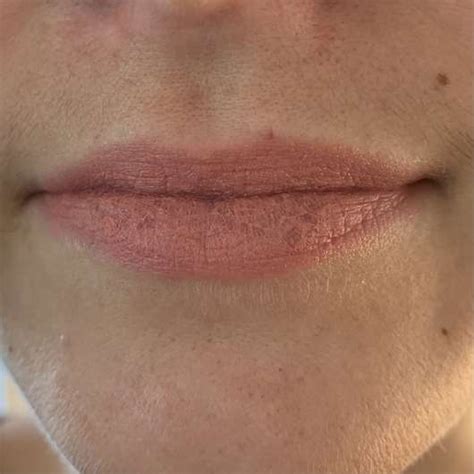 Test Lippenstift Isadora Velvet Comfort Liquid Lipstick Farbe