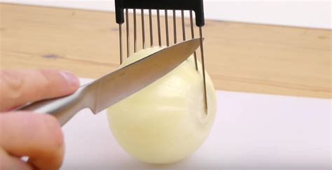 How To Chop Onions Kitchen Hack How To Chop An Onion Perfectly