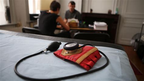 It was first identified in december 2019 in wuhan,. Covid-19: mon employeur peut-il me demander un certificat ...