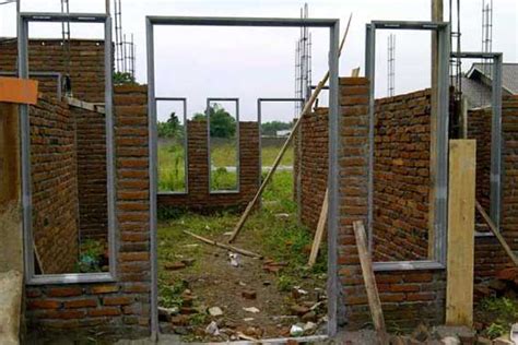 Harga kusen pintu & daun jendela kayu jati, kamper, sengon tentu menjadi hal yang wajib anda cari tahu ketika anda ingin membangun sebuah rumah agar bisa menjatuhkan pilihan yang tepat jenis kayu apa yang perlu anda pakai. Pintu dengan Kusen Beton | Materialpilihanku