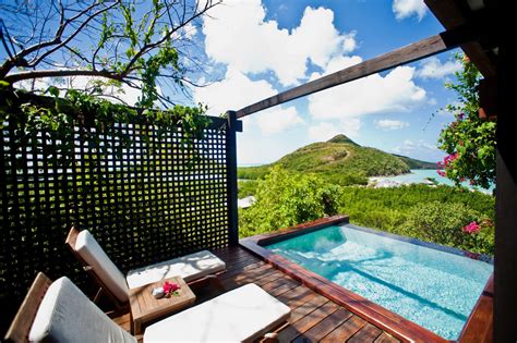 Sexiest Honeymoon Suites Islands