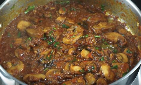Spicy Mushroom Curry / Mushroom Masala / Mushroom Gravy | Easy mushroom ...