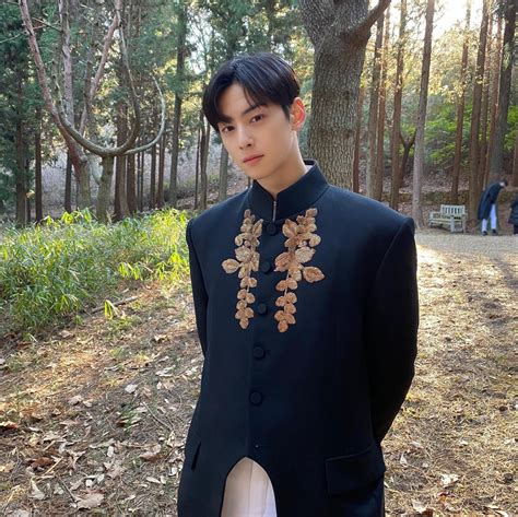 He is a member of the south korean boy group astro. ASTRO Cha Eun Woo Shows Prince-Like Visuals in New ...