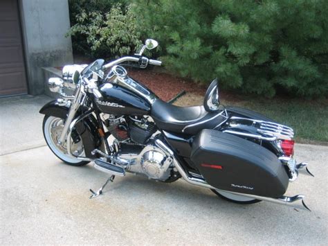 Fits road king, classic, custom and street glide. Road King Custom Solo Seat Advice - Page 2 - Harley ...