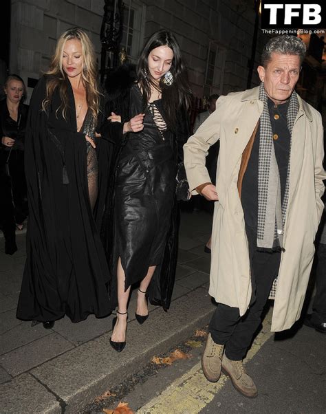 Kate Moss Shows Her Nude Breasts In London 119 New Photos Jihad Celeb