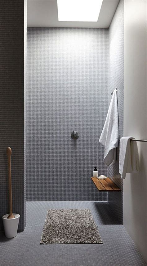 The most popular decorators assert that grey tiles are one of the most fashionable trends in bathroom we offer you a great set of pictures which can inspire you to work out your own design ideas and make you believe that grey color is never boring! 40 modern gray bathroom tiles ideas and pictures 2020