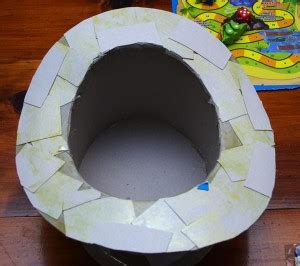 This is a detailed tutorial for making two types of leather top hat: Cardboard Steampunk Top Hat Tutorial — Lost Wax