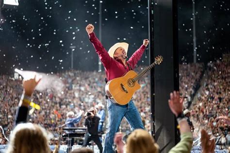 Garth Brooks Reschedules Las Vegas Concert At Allegiant Stadium Las