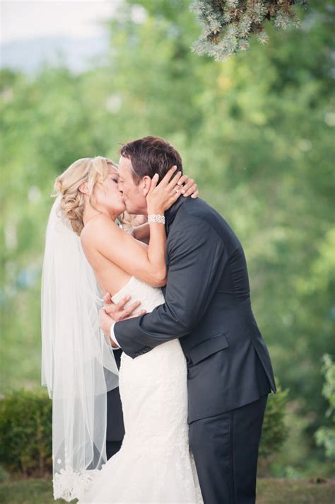 Bride And Groom First Kiss Elizabeth Anne Designs The Wedding Blog