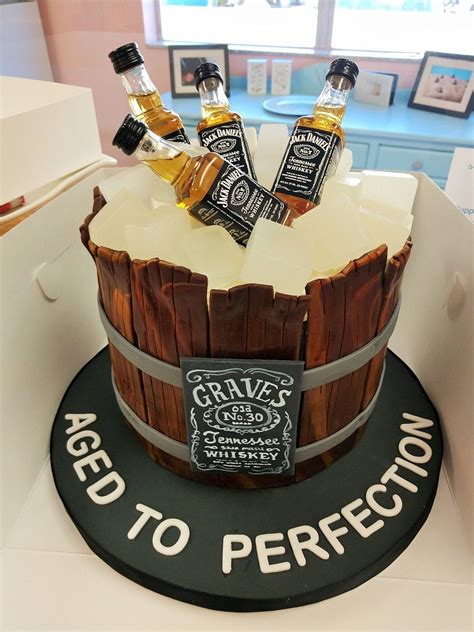 Masculine And Creative Cake Decorating Ideas For A Man That He Will Love