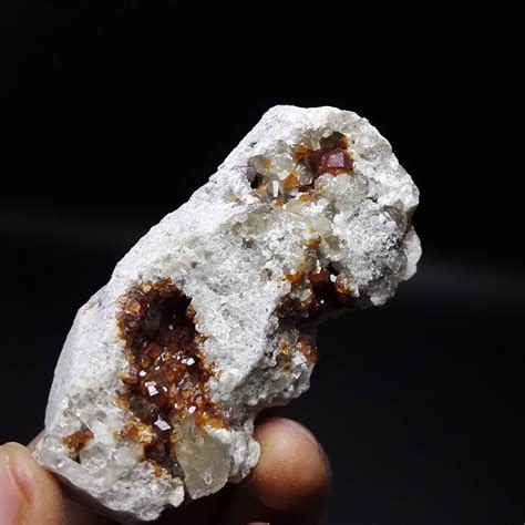 637g Natural Stones And Minerals Rock Specimen Garnet Rare Ore Unique