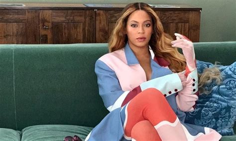 As the group fell apart, beyonce embarked on a solo career that led her to the pinnacle of popular music in the u.s. Beyonce - Biodata, Profil, Fakta & Perjalanan Karir | Dailysia