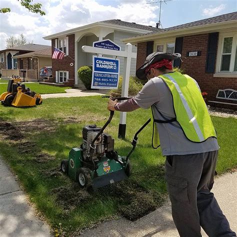 We focus all of our efforts into providing the absolute best lawn care services possible. MR Lawncare - Lawn Care Service - Calumet City, IL