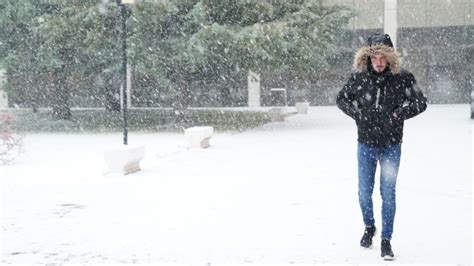 Haber, hava durumu canlı yayın izle. Ankara'da kar yağışı başladı - Son Dakika Haberleri