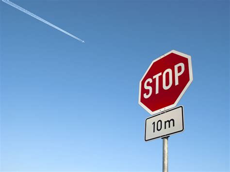 Finde und downloade kostenlose grafiken für stoppschild. Stopschild Foto & Bild | architektur, signale zeichen ...