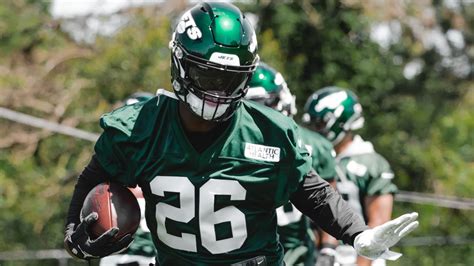 That's the situation with jets star running back le'veon bell who was ruled out of sunday's game with the flu. Le'Veon Bell at Jets Minicamp Practice: 'It Felt So GOOOD!'