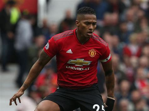 Antonio Valencia Manchester United Captain Set To Leave After Contract