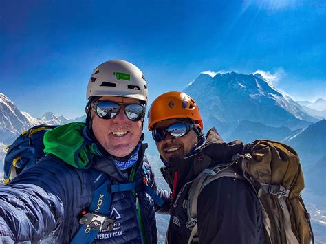 Sherpa Dies After Leading Flathead Man To Top Of Everest Daily Inter Lake